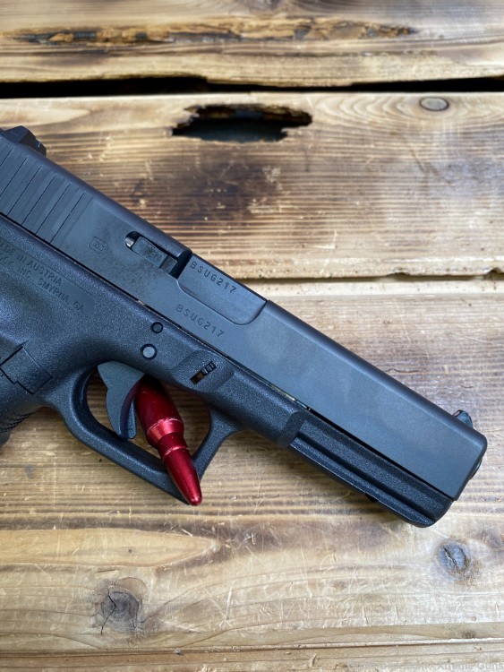 *Brand New* 4.5" Glock 31 Gen 4 .357 Sig w/ 2x 15 Rd Mags & Original Case-img-5