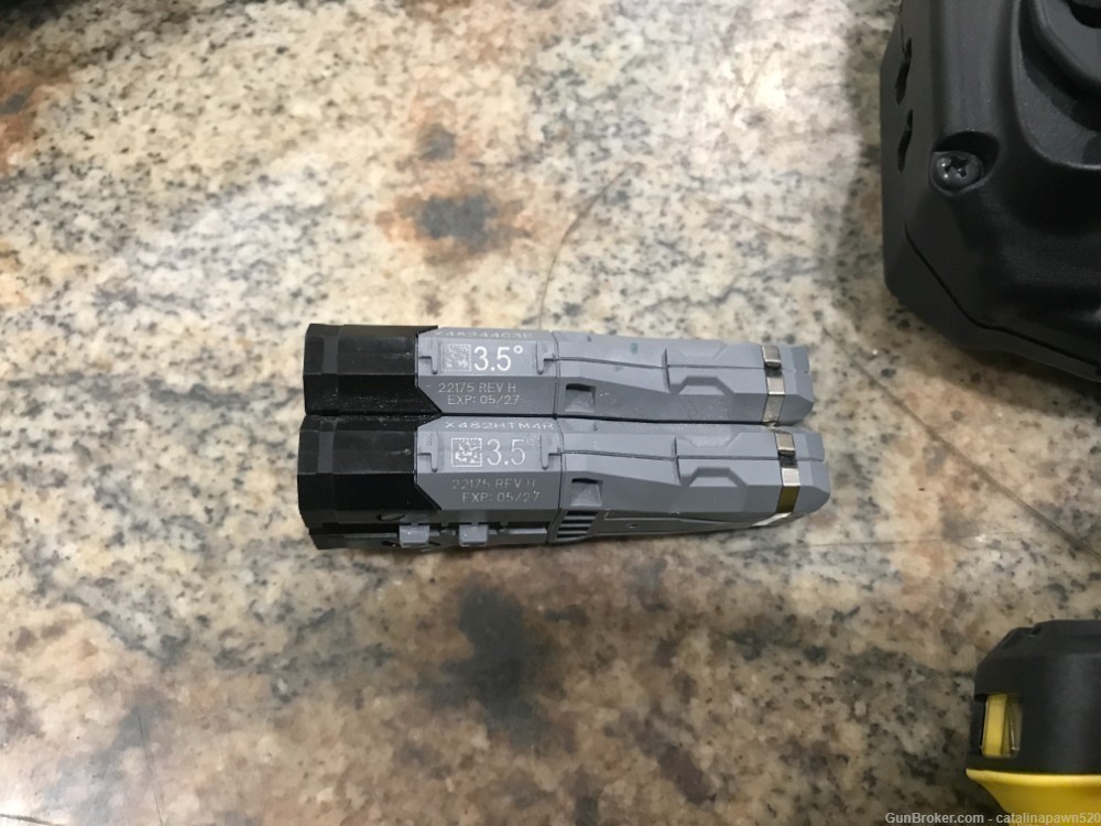 Taser 7 CQ with Holster -img-1