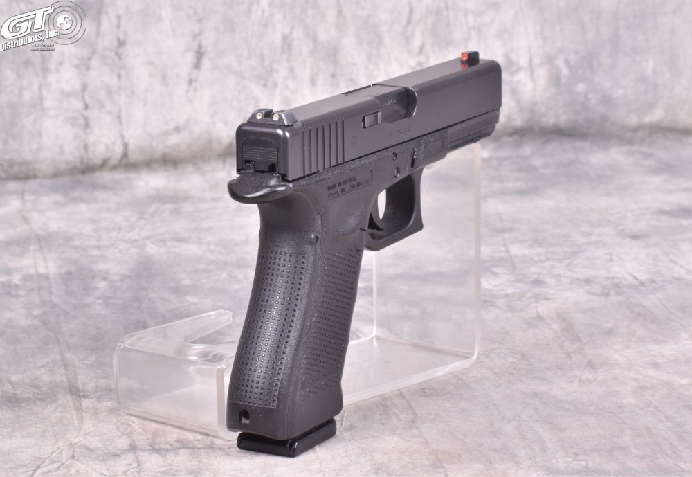 Glock 17 GEN 4 9mm with case-img-3