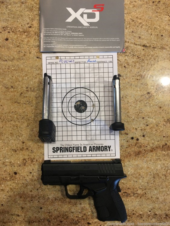 Springfield XD-S Mod.2 3.3 9mm - nearly new with 2 mags (7 & 9) + case-img-4