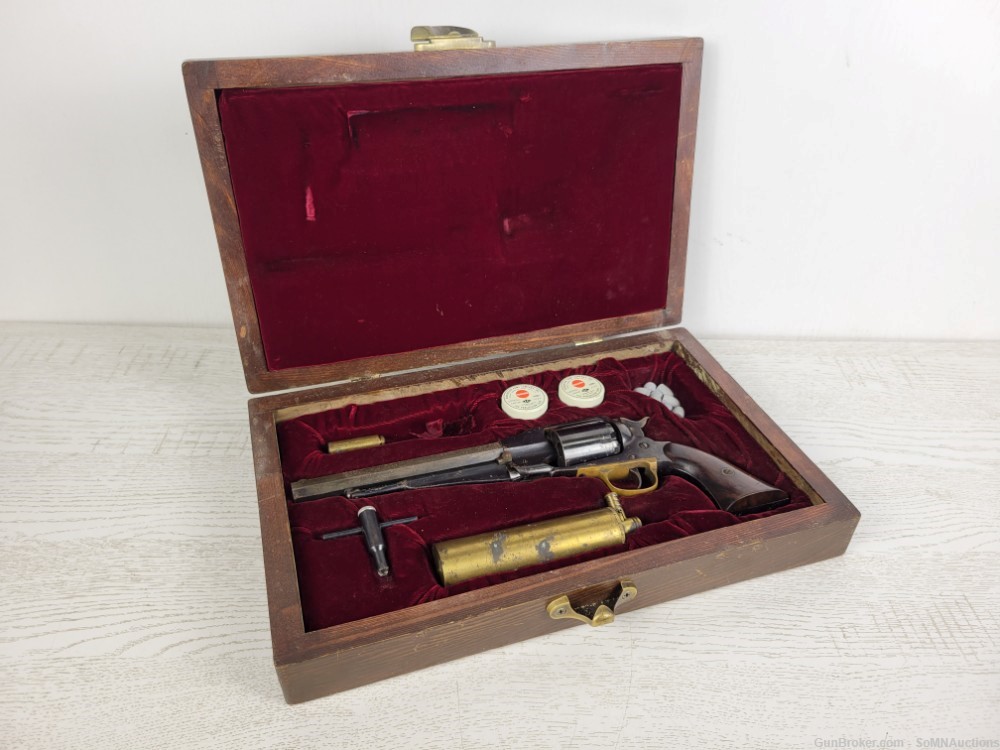 1960 Gregorelli & Uberti - Navy Arms Co .36 Cal Replica Colt 1851 Revolver-img-0