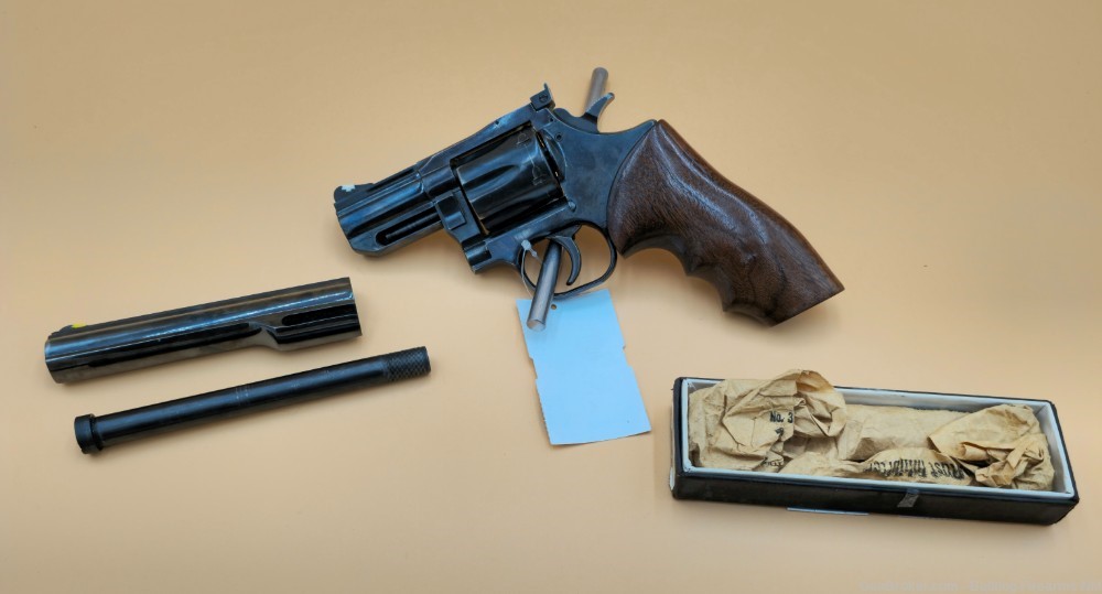 Dan Wesson Model 15 .357 mag revolver 2.5 inch & 6 inch barrels-img-0