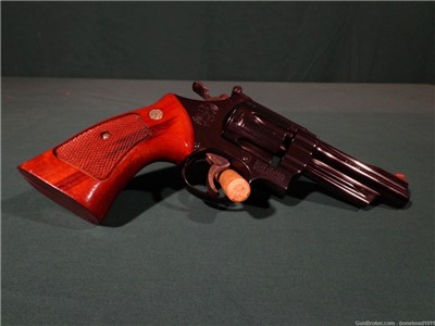 Smith & Wesson 27     357 magnum  , 3 1/2 " 