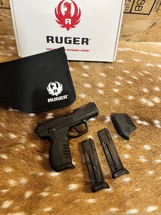 Ruger SR22 .22 lr excellent condition In Box with case and 2 mags -img-5