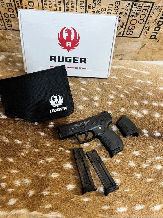 Ruger SR22 .22 lr excellent condition In Box with case and 2 mags -img-0