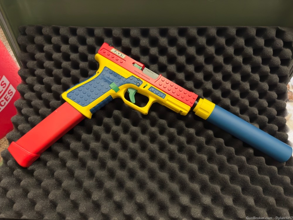 SUPER RARE LEGO Block 19 9mm Pistol With Fake Suppressor! -img-6