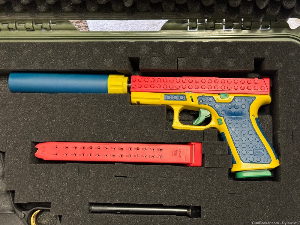 SUPER RARE LEGO Block 19 9mm Pistol With Fake Suppressor! -img-8