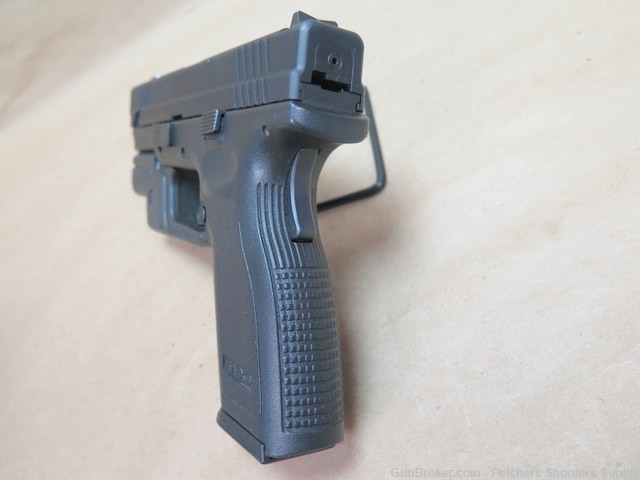 Springfield Armory XD40 40SW With Crimson Trace Green Laser & Night Sights -img-11