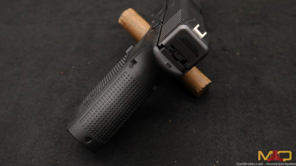 Glock G19 Gen 4 9mm In Case W/ 3 Mags Penny Start!-img-7