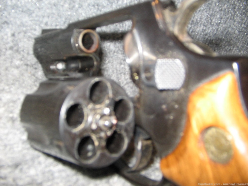 Taurus 85 revolver in .38SPL-img-6