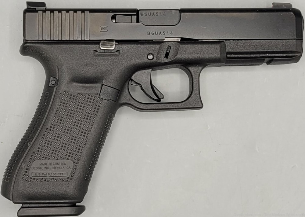Glock G17 Gen 5 9mm Luger 4.49" Semi Auto Pistol Black 17+1 Night Sights-img-1