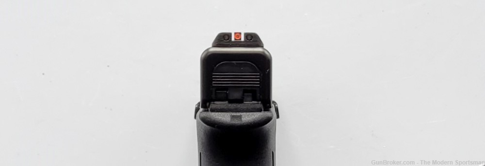 Glock G17 Gen 5 9mm Luger 4.49" Semi Auto Pistol Black 17+1 Night Sights-img-4