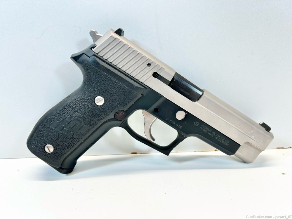 SIG SAUER P226 WITH .40 S&W AND .357 SIG BARRELS IN ORIGINAL HARD CASE-img-4