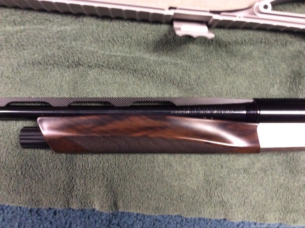 Benelli Ethos “Sport” 28ga semi automatic, W/ hard case and extras-img-17
