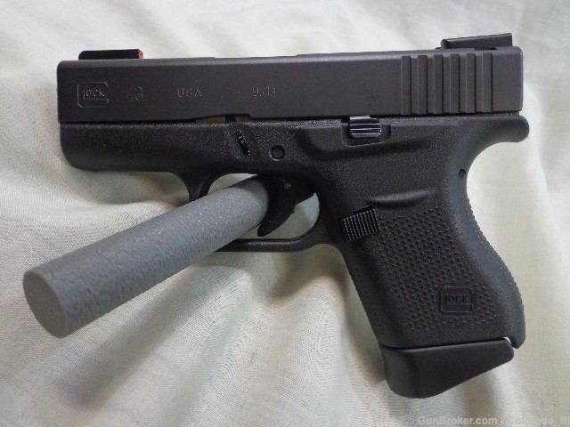 Glock 43, 9mm, like new - w/TruGlo sights - .01 start!-img-9