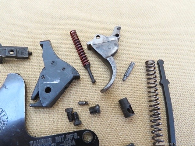 Taurus Model 605 .357 Hammer Trigger Sideplate & Small Assembly Parts DAO-img-2