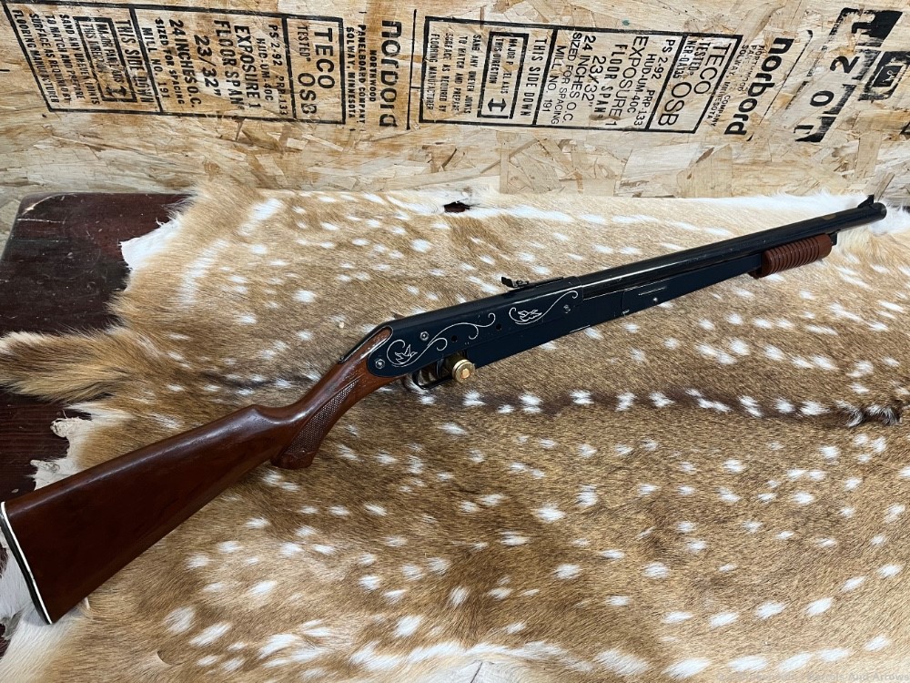 Daisy Model 25 Pump Action Air Rifle Excellent Condition -img-0
