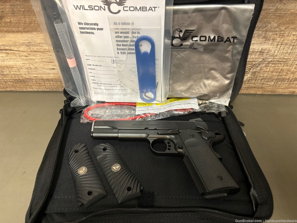 Wilson Combat CQB 5" 1911 + 5 mags... mint condition! -img-6