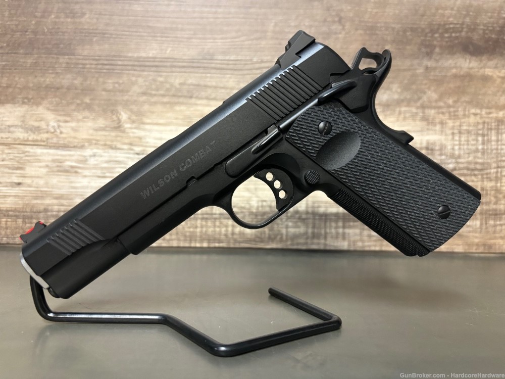 Wilson Combat CQB 5" 1911 + 5 mags... mint condition! -img-1