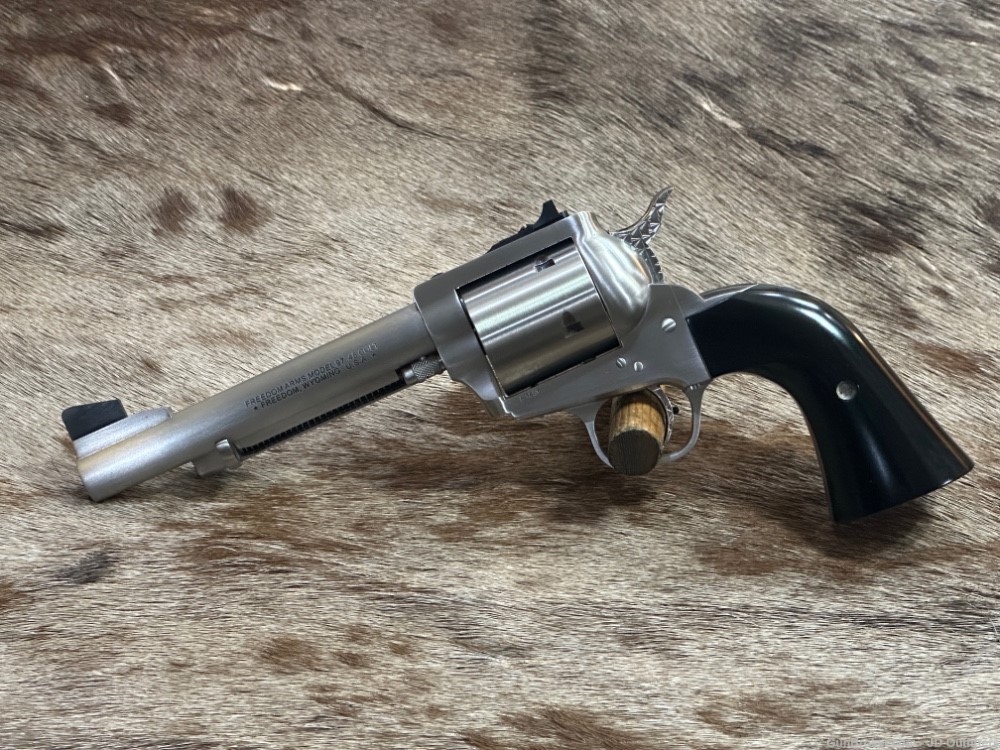 FREE SAFARI, NEW FREEDOM ARMS MODEL 97 PREMIER GRADE 45 COLT & 45 ACP-img-8