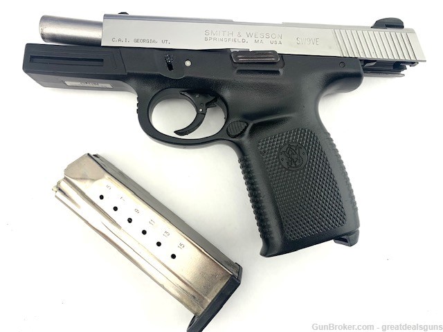 Smith & Wesson sw9ve Semi Automatic Pistol Cal: 9m-img-1