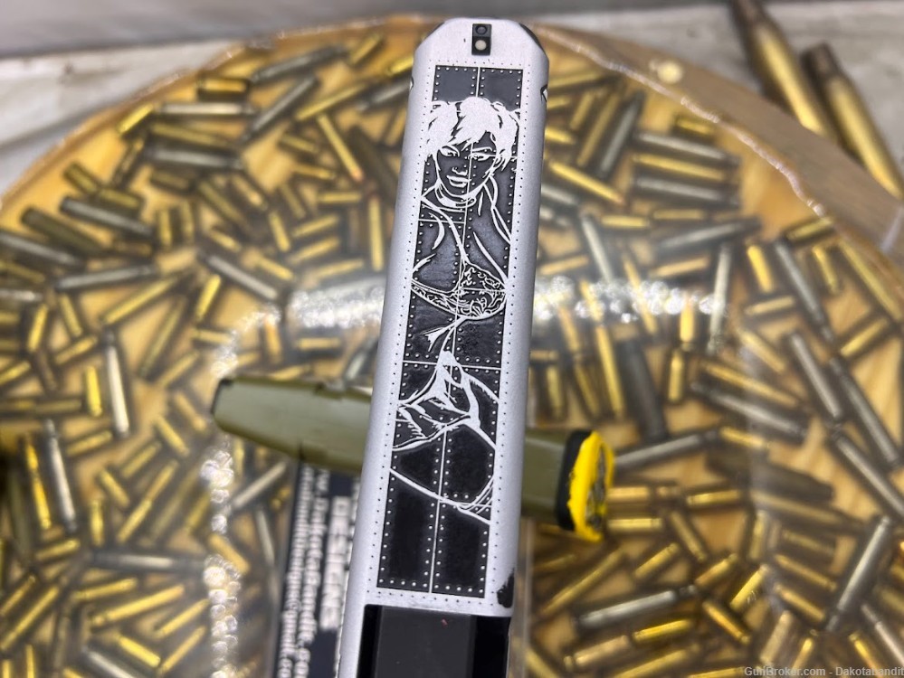 Custom Glock 40 Gen4 10mm Booby Trap Bomber Pinup w/ Custom Case-img-9