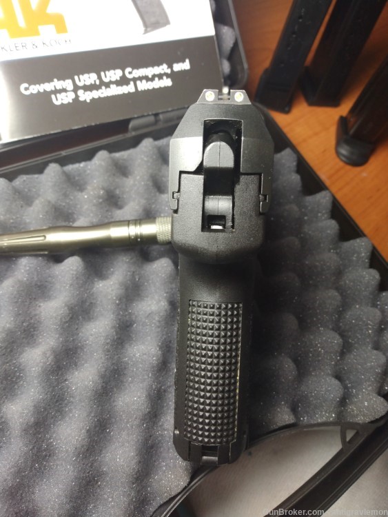 LNIB HK USP Compact 9mm USPc v7 LEM, night sights, 4 mags!-img-6