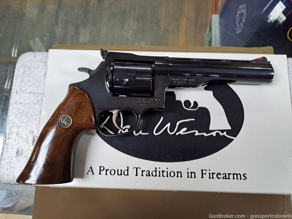 Dan Wesson 44V 44Mag 6" And 10" Barrel With Box Very Clean-img-1