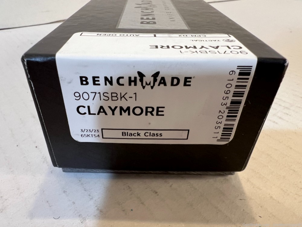 Benchmade 9071SBK-1 Claymore AUTO Knife Tanto Combo Blade #6-img-4