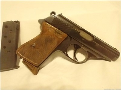  Was my grandfather's Walther PPK 7.65 , from his army dayz 