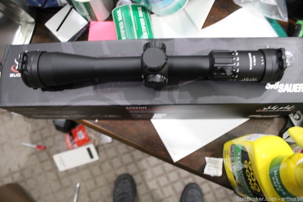 SIG SAUER 4 X 16 X 44 RIFLE SCOPE WITH SIG 1500 YARD RANGE FINDER NIB-img-6