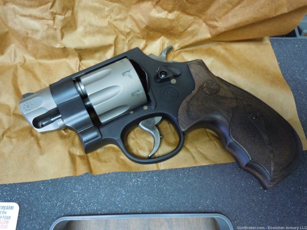 Smith & Wesson Model 327 Performance Center 357 Magnum 2" bbl  RARE!  -img-0