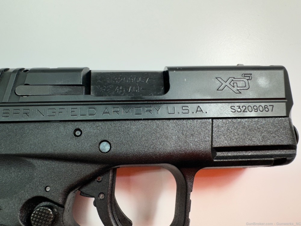 Springfield Armory XDS-45 Pistol with 3.3" barrel in Case - Nearly New!-img-4