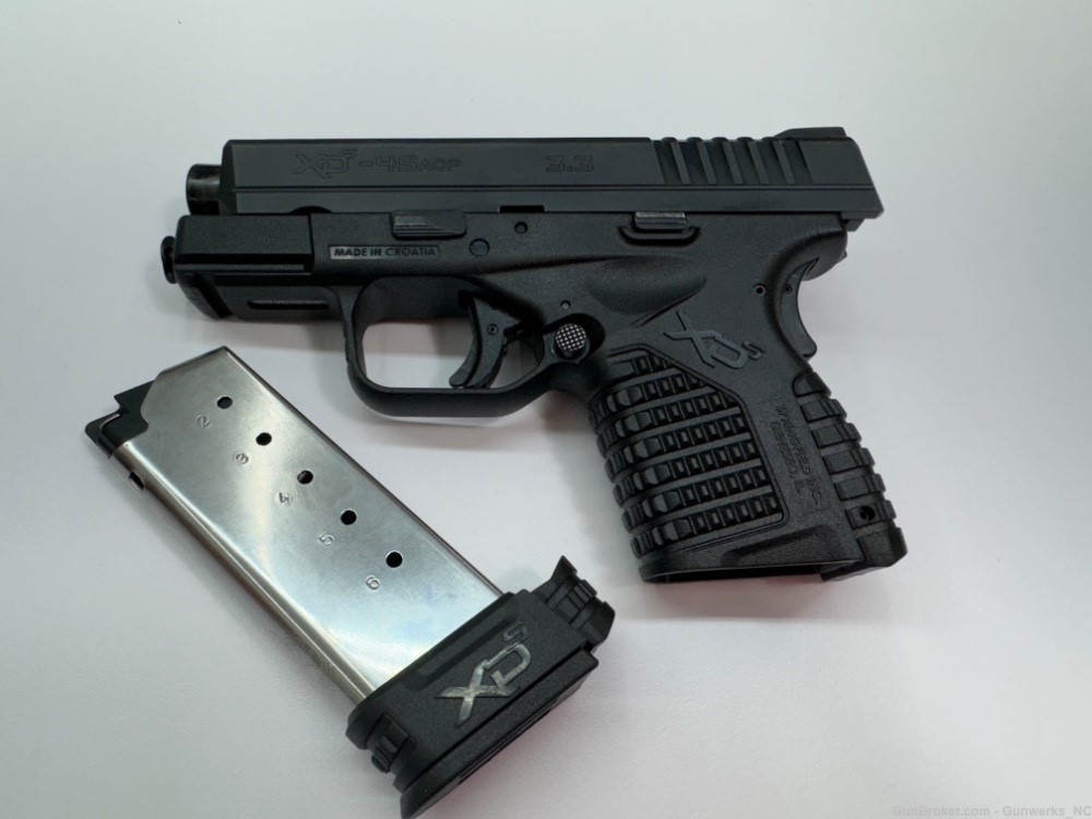 Springfield Armory XDS-45 Pistol with 3.3" barrel in Case - Nearly New!-img-1