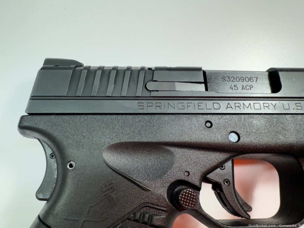 Springfield Armory XDS-45 Pistol with 3.3" barrel in Case - Nearly New!-img-5