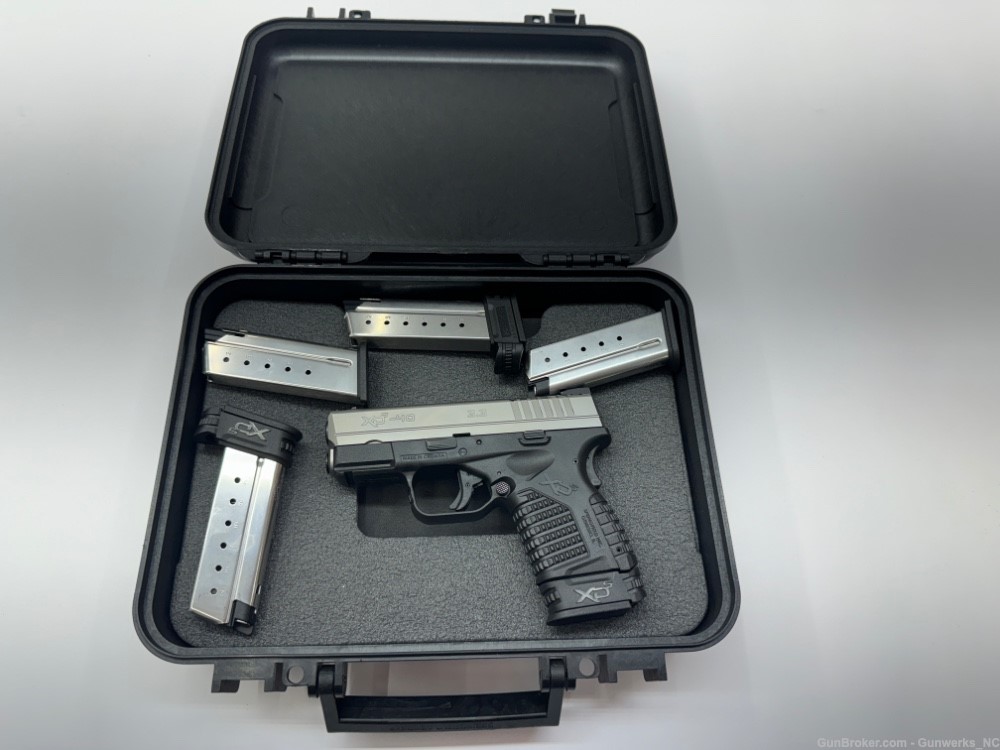 Springfield XDs-.40 S&W Semi-Auto Pistol - Comes with 5 magazines!!-img-0