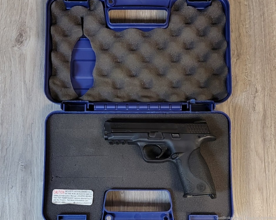 USED Smith & Wesson M&P 40 .40S&W-img-1