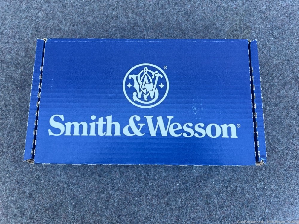 New Smith & Wesson 432-UC Ultimate Carry J-Frame .32 H&R Magnum 6rd 14035-img-14