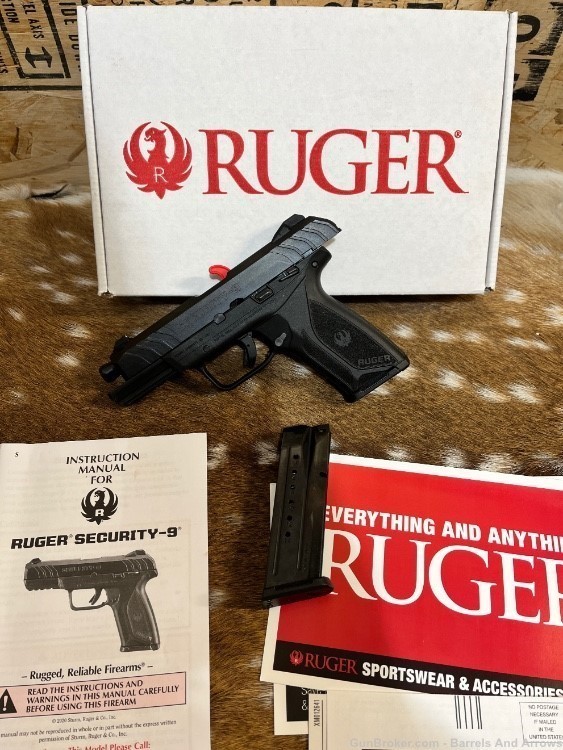 Ruger Security 9 9mm pistol like new in box with 15 rnd mag -img-4
