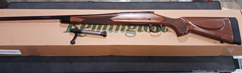 REMINGTON 700 CDL 243 WIN 24" BOLT ACTION RIFLE New-img-1