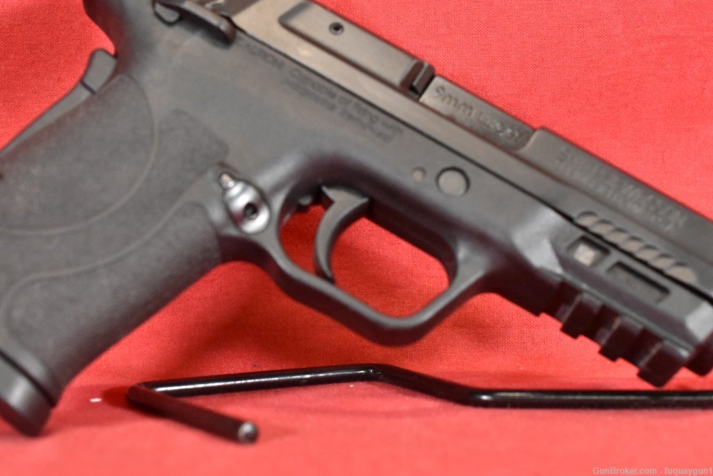 Smith & Wesson M&P9 Shield EZ M2.0 TS 9mm 3.7" 8rd Manual Safety M&P Shield-img-4