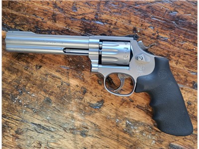 S&W Model 617-2 10 Shot 6" Full Lug 22lr Smith & Wesson 617