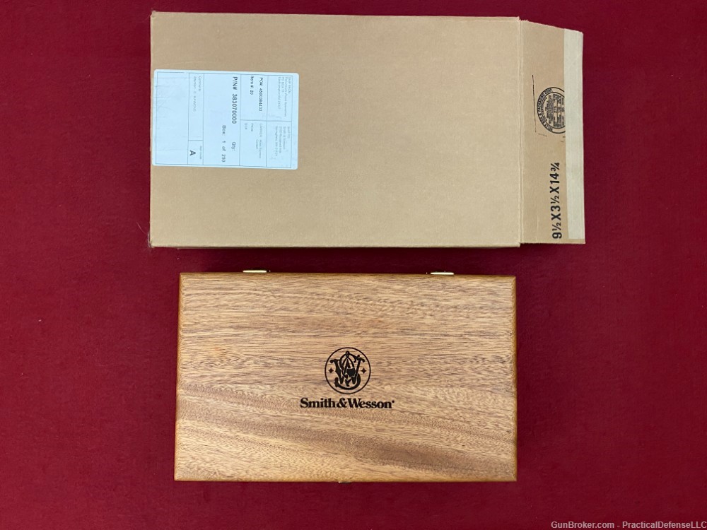 New Smith & Wesson Factory Wood Presentation Case for Classic Series  -img-0