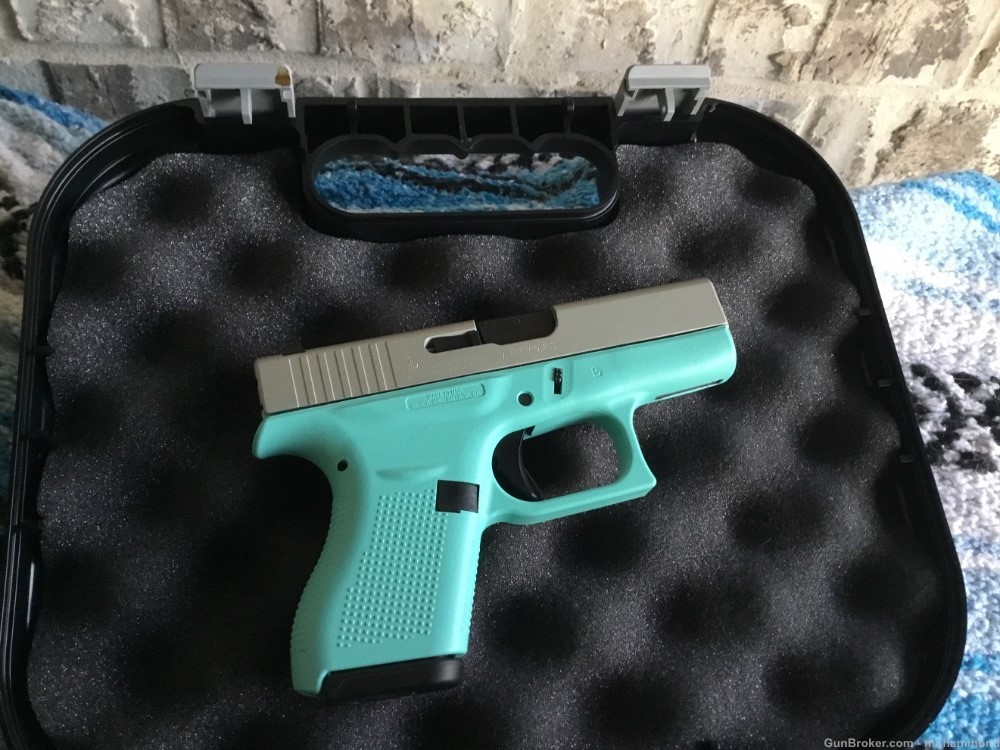 Glock 42 cerakote Tiffany blue Stainless .380 acp like new hard to find.-img-1