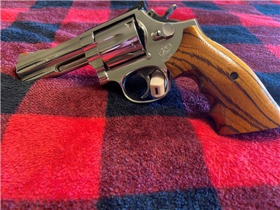 Smith & Wesson 357 Magnum 586-3 Nickle Plated Rare 4"  (Pre-hole locks)