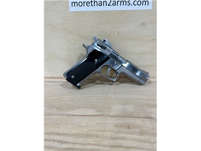 Stainless Smith and Wesson 659, great condition