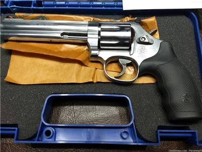 Smith & Wesson 686 Plus Double-Action 7 Shot Revolver - 6'' Barrel