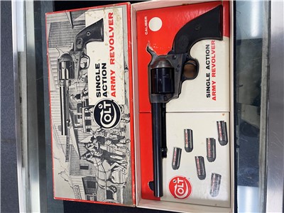 Colt Single action army gen 2 UNFIRED in box 1968 45lc 7 1/2 barrel 