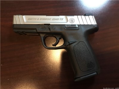 PENNY AUCTION SMITH & WESSON SD40 VE .40 S&W 