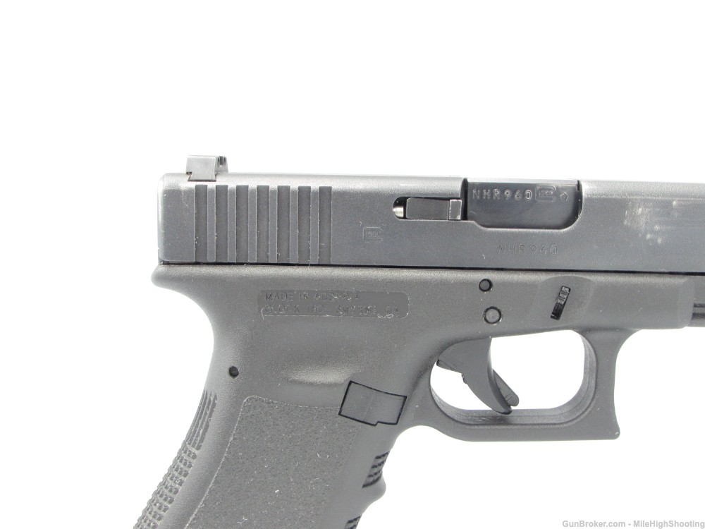Police Trade-In: Glock G22 Gen3 4.5" .40 S&W with Trijicon Night sights-img-4